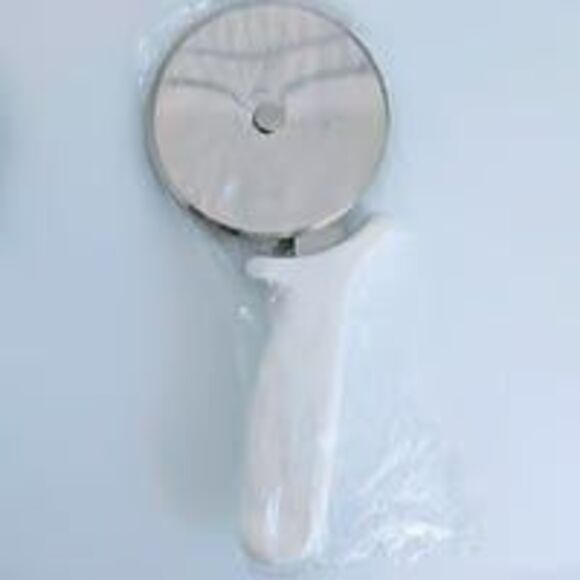 NEW Pizza Cutter Wheel Stainless Steel, 4 inches wide Kitchen Tools/Utensils - Picture 1 of 2